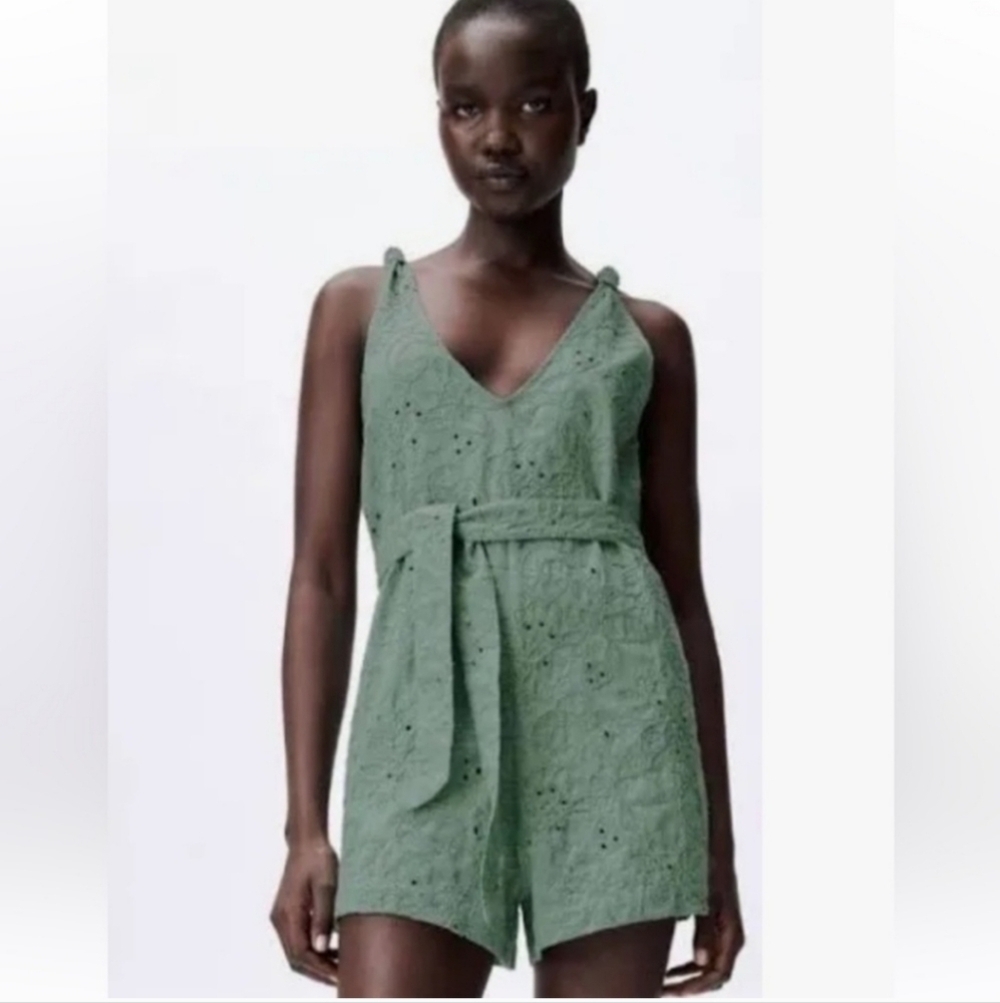 ZARA The Nara Sage Green Eyelet Embroidered Romper Tie Waist Pull-on Bohemian Sm